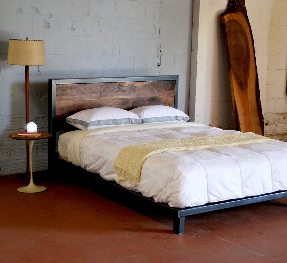 Kraftig Platform Bed